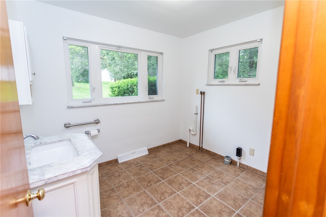 240 Connellsville St St, Dunbar, Pennsylvania image 39