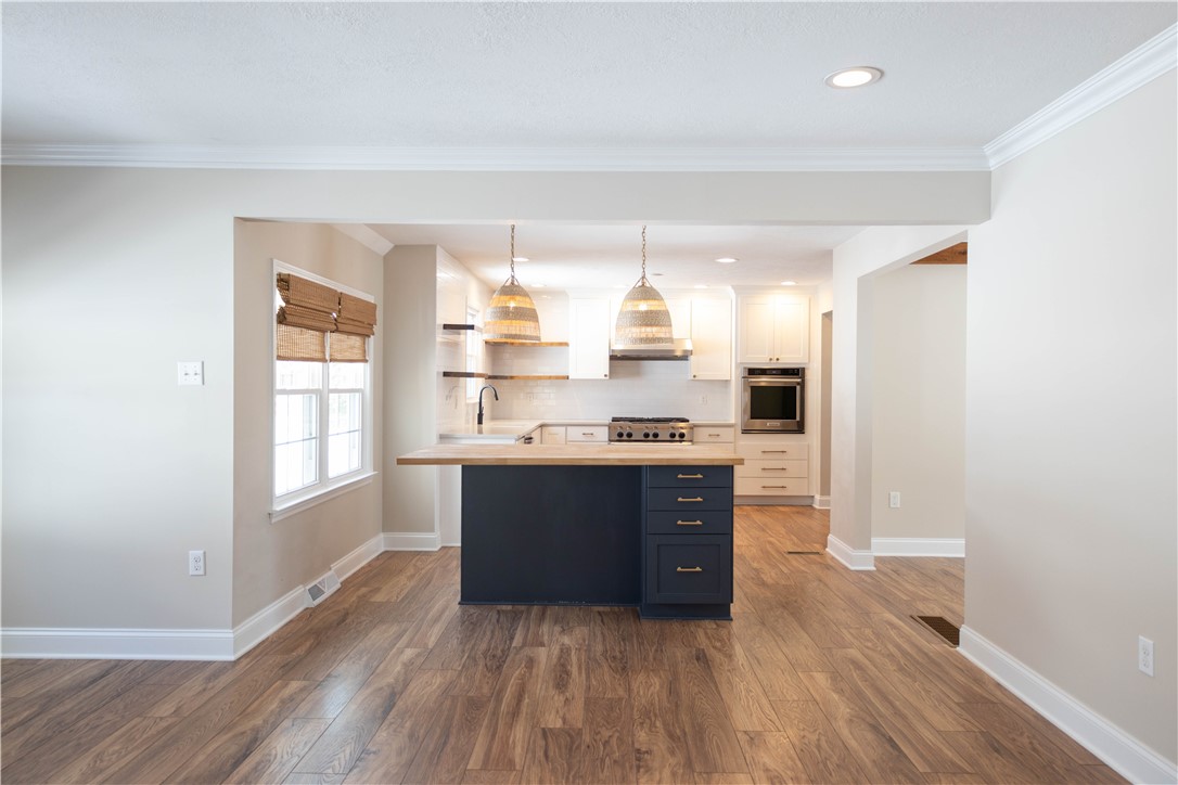 2668 Timberglen West