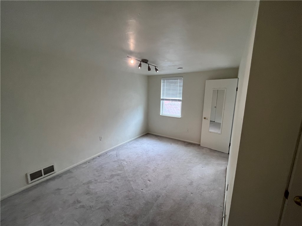 South Side, Pennsylvania 15203, United States, 2 Bedrooms Bedrooms, ,2 BathroomsBathrooms,Residential,Active,213601