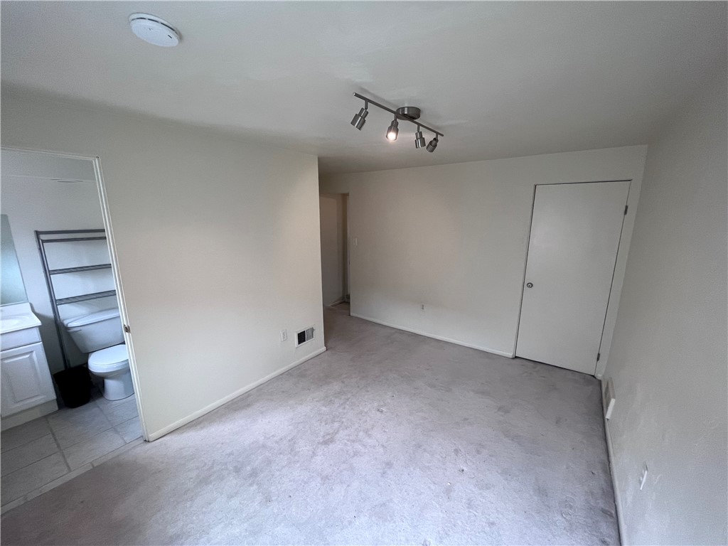 South Side, Pennsylvania 15203, United States, 2 Bedrooms Bedrooms, ,2 BathroomsBathrooms,Residential,Active,213601