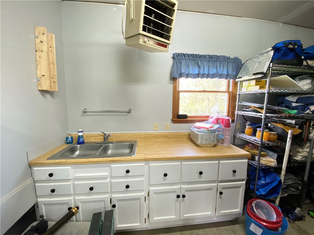 Hempfield Twp - Mer, Pennsylvania 16125, United States, 3 Bedrooms Bedrooms, ,2 BathroomsBathrooms,Residential,Active,117971