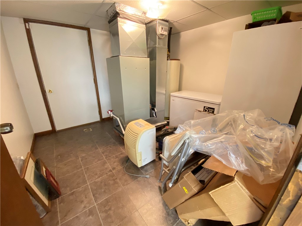 Hempfield Twp - Mer, Pennsylvania 16125, United States, 3 Bedrooms Bedrooms, ,2 BathroomsBathrooms,Residential,Active,117971