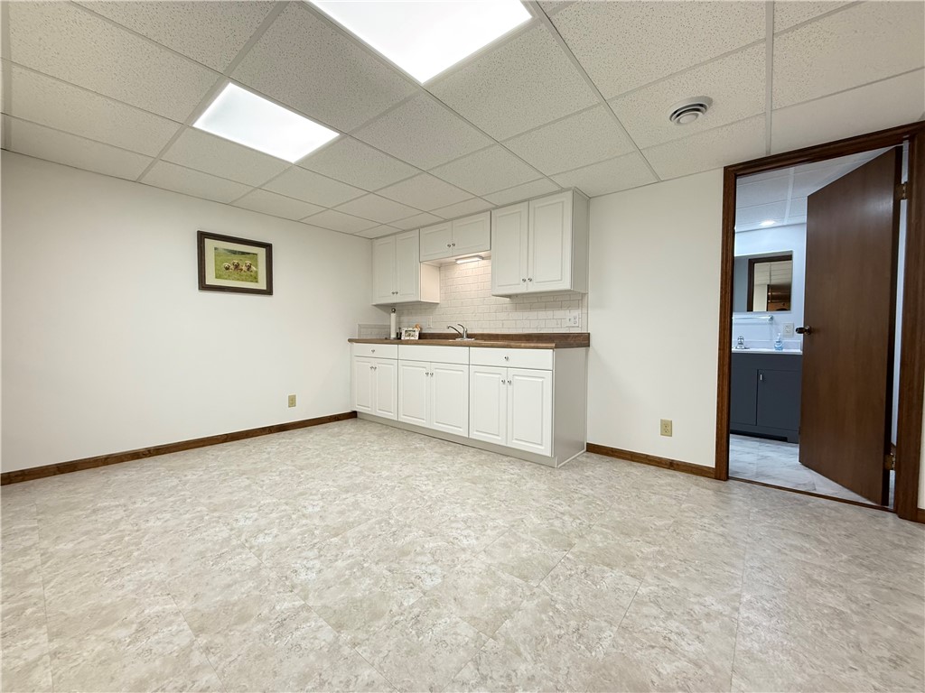 Hempfield Twp - Mer, Pennsylvania 16125, United States, 3 Bedrooms Bedrooms, ,2 BathroomsBathrooms,Residential,Active,117971