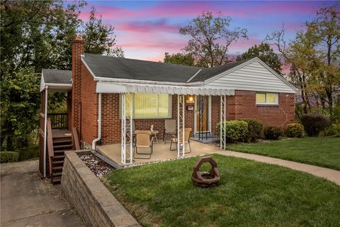 Photo of 1254 Queensbury St, Pittsburgh, PA 15205 (MLS # 1725492)