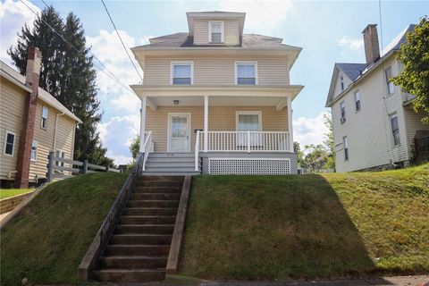Photo of 518 E Winter Ave, New Castle, PA 16105 (MLS # 1724187)