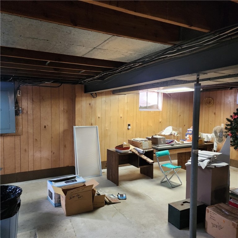 Neshannock Twp, Pennsylvania 16105, United States, 3 Bedrooms Bedrooms, ,2 BathroomsBathrooms,Residential,Contingent,12456