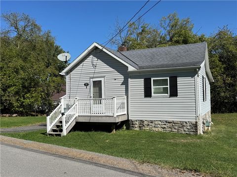 Photo of 10 Elm St., Meadowlands, PA 15347 (MLS # 1731488)