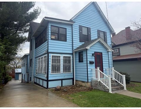 Photo of 254 Maple St, Slippery Rock, PA 16057 (MLS # 1748247)