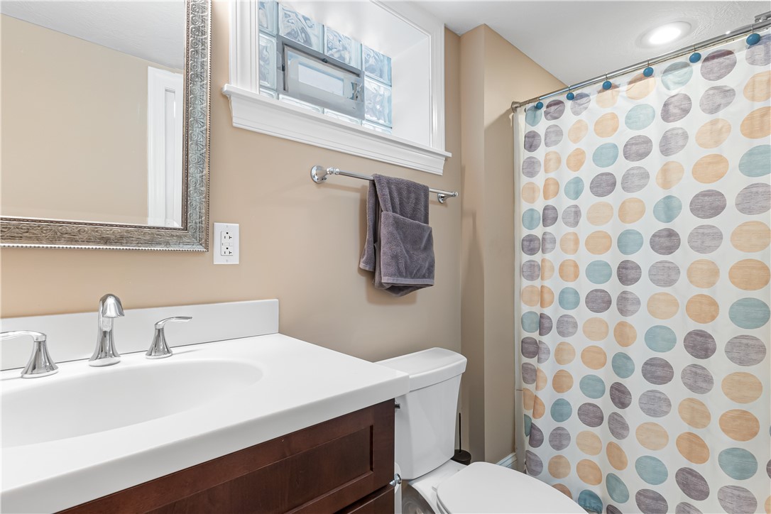 Shaler, Pennsylvania 15116, United States, 3 Bedrooms Bedrooms, ,3 BathroomsBathrooms,Residential,Active,97909