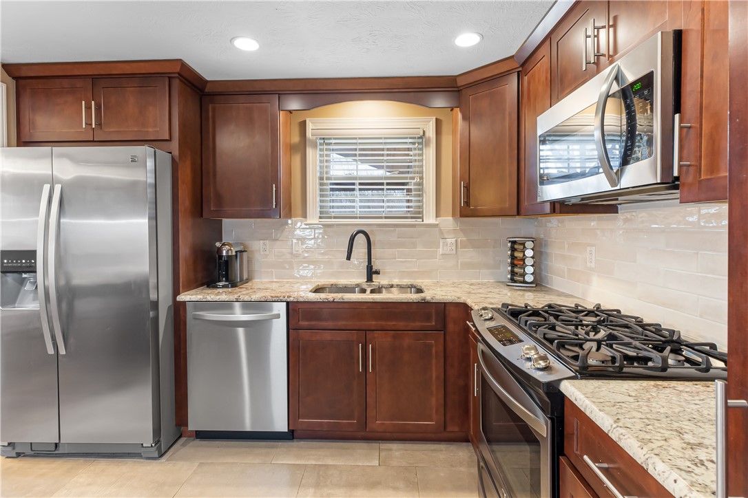 Shaler, Pennsylvania 15116, United States, 3 Bedrooms Bedrooms, ,3 BathroomsBathrooms,Residential,Active,97909