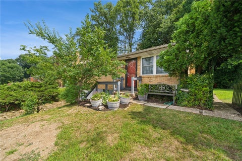 Photo for 820 Maplewood Dr