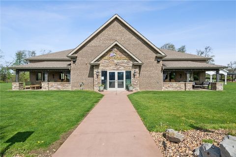 2155 Gracin Ln Irwin PA 15642