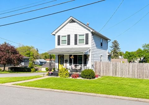 Photo of 1628 21st Ave, Beaver Falls, PA 15010 (MLS # 1751145)