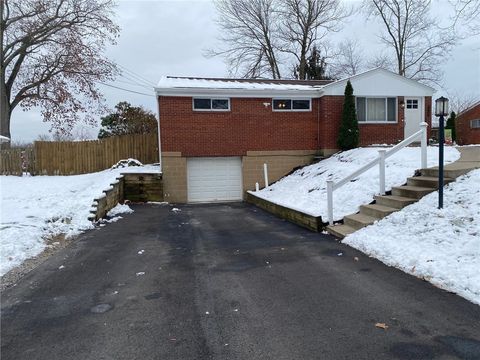 Photo of 3529 W Stag Dr, Gibsonia, PA 15044 (MLS # 1732790)
