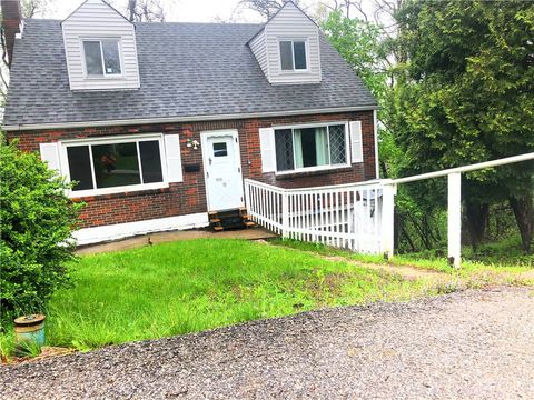 Photo of 10135 Pearl Rd, Pittsburgh, PA 15235 (MLS # 1749660)