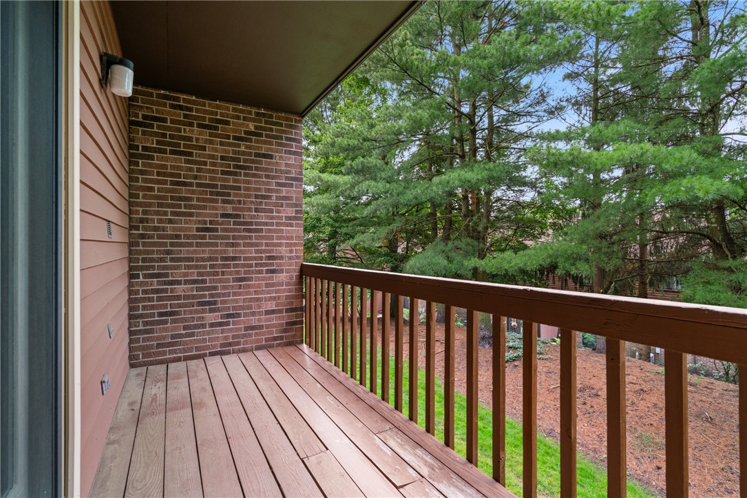 1002 Forest Edge Ct
