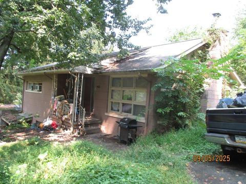 Photo of 2511 7th St, New Kensington, PA 15068 (MLS # 1724101)