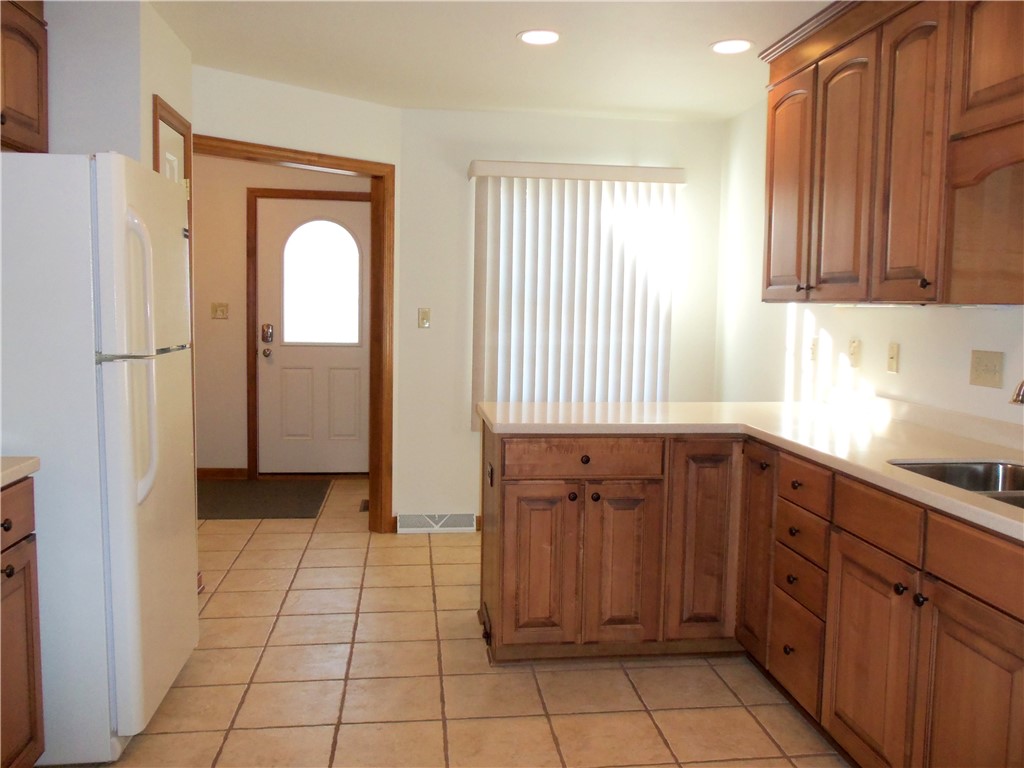 Chartiers, Pennsylvania 15301, United States, 3 Bedrooms Bedrooms, ,3 BathroomsBathrooms,Residential,Active,37111