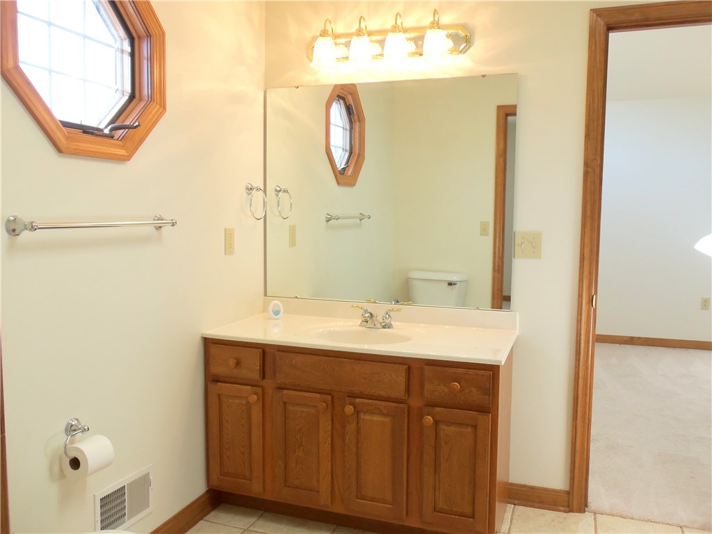 Chartiers, Pennsylvania 15301, United States, 3 Bedrooms Bedrooms, ,3 BathroomsBathrooms,Residential,Active,37111