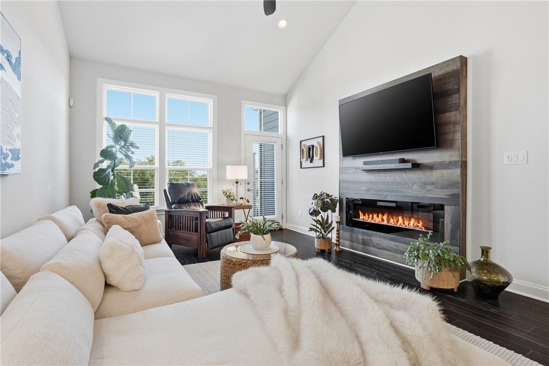 2512 Adele Ct