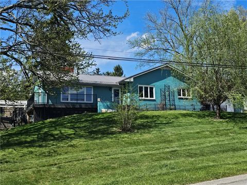 Photo of 95 Paul Dr, Washington, PA 15301 (MLS # 1748938)