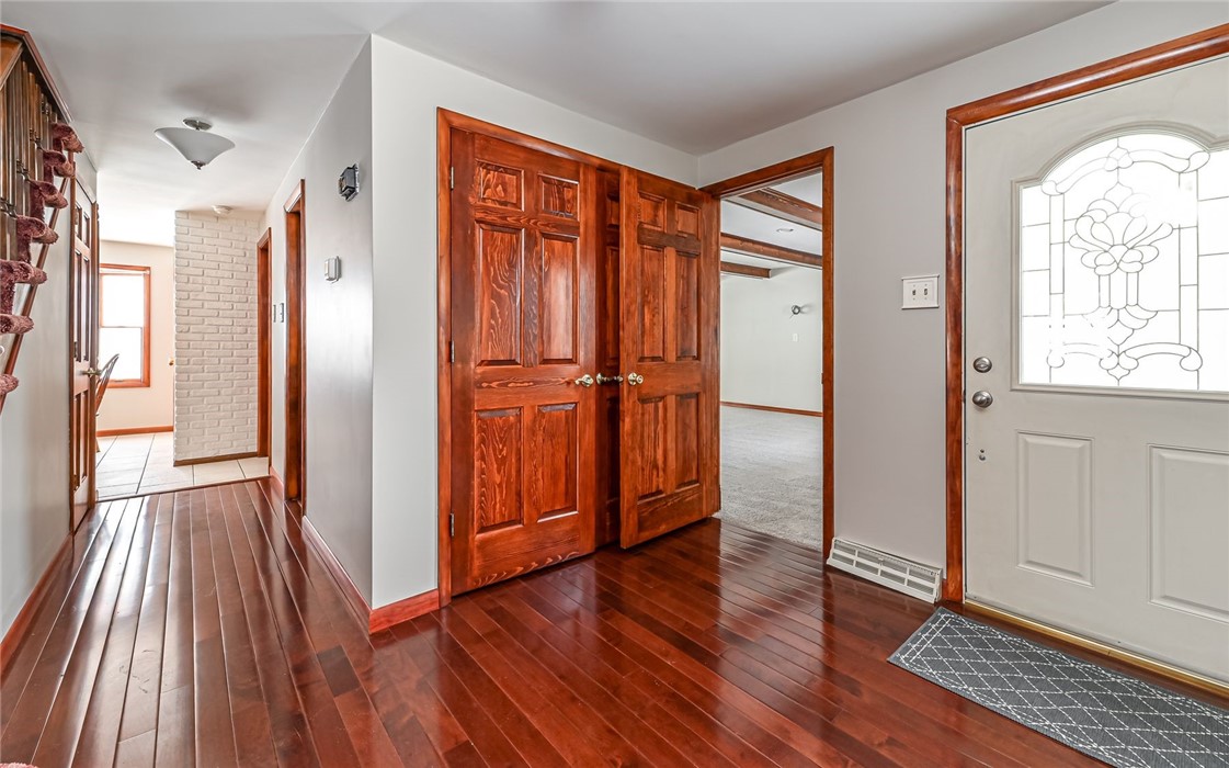 2791 Mcclintock Road Rd, White Oak, Pennsylvania image 3