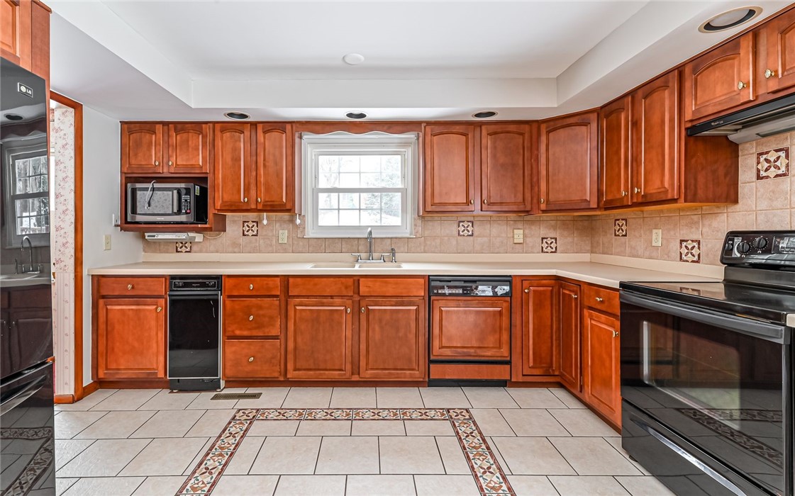 2791 Mcclintock Road Rd, White Oak, Pennsylvania image 10