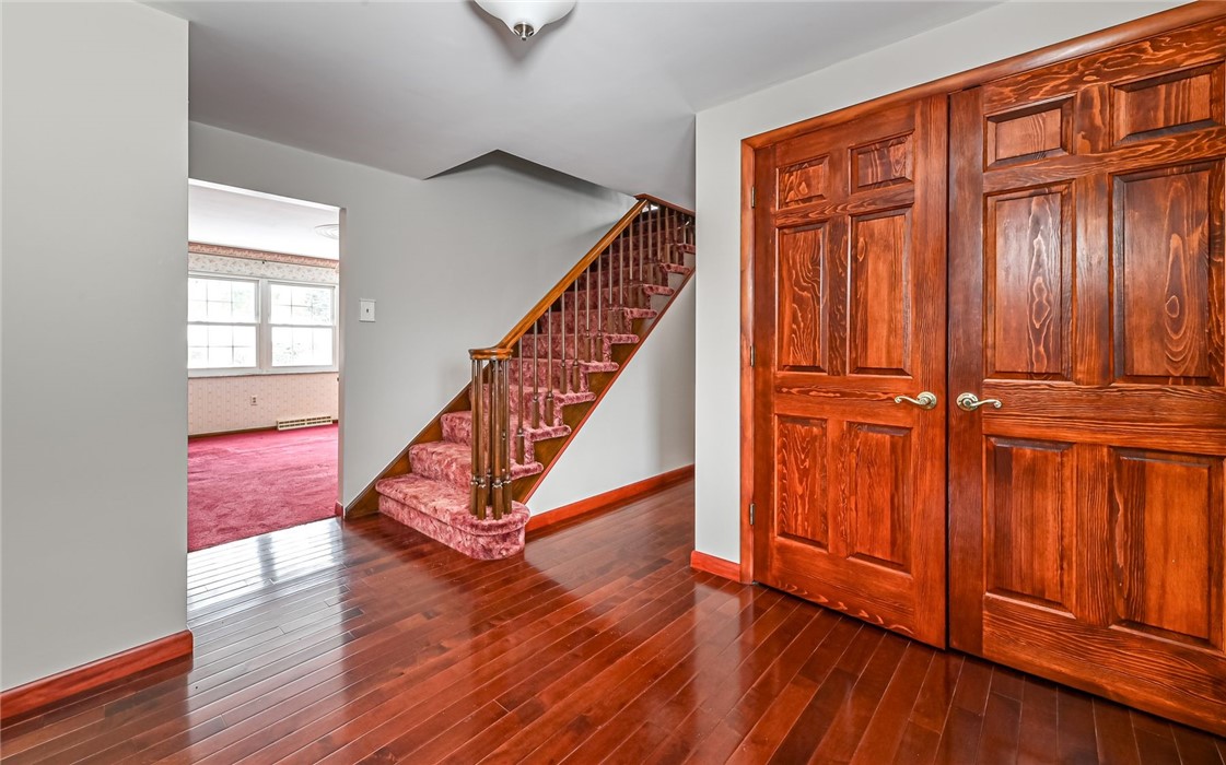 2791 Mcclintock Road Rd, White Oak, Pennsylvania image 4