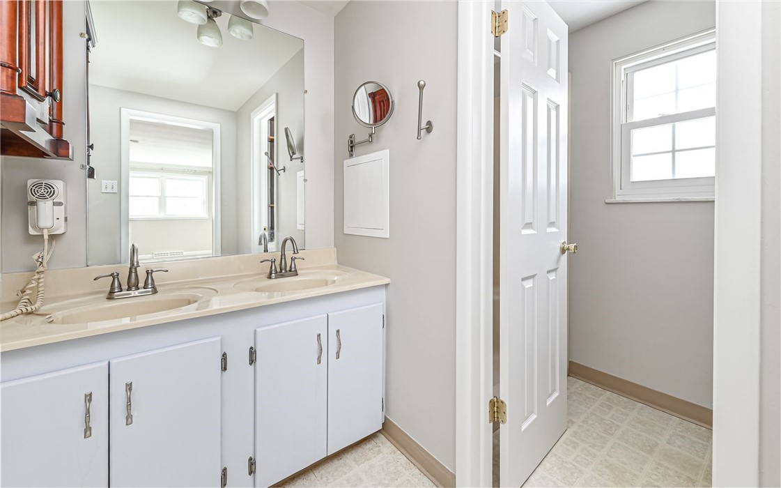 2791 Mcclintock Road Rd, White Oak, Pennsylvania image 17