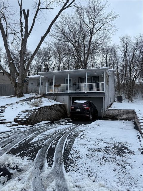 Photo of 29 Janyce Dr, Greensburg, PA 15601 (MLS # 1733255)