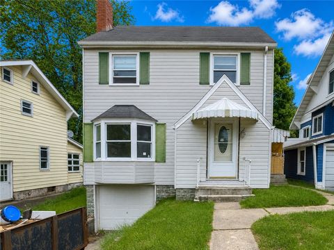 Photo of 514 Riverview Dr, New Kensington, PA 15068 (MLS # 1751557)