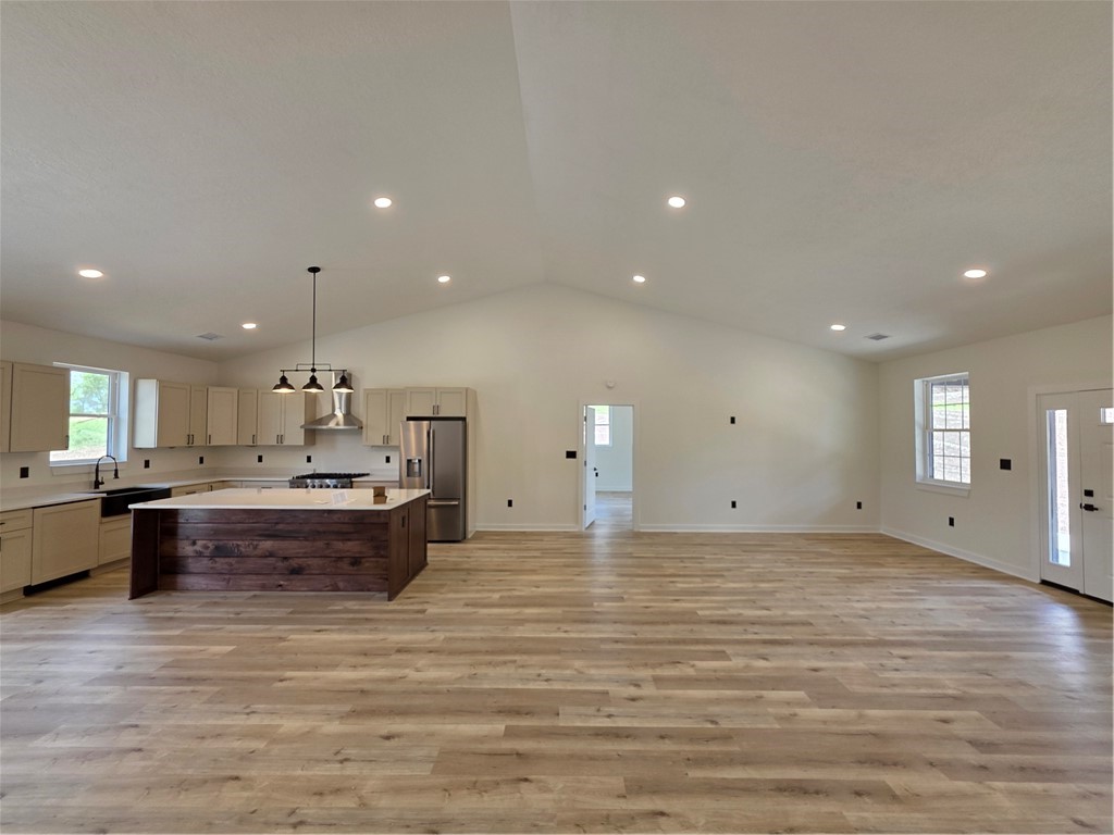 000 Barndo Drive