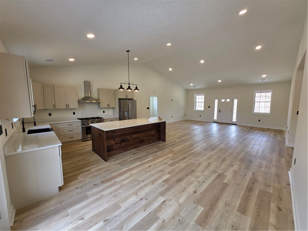 000 Barndo Drive