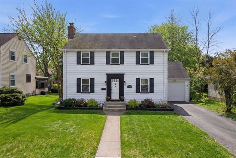 132 E Englewood Ave New Castle PA 16105