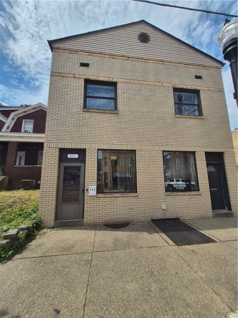 Photo of 705 Broadway Ave, Mc Kees Rocks, PA 15136 (MLS # 1737030)