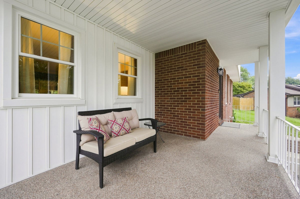 104 Oxbridge Drive