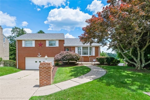 Photo of 2422 Silver Oak Pl, Pittsburgh, PA 15220 (MLS # 1760970)