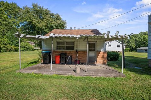 Photo of 2119 Woodbine Dr, Hermitage, PA 16148 (MLS # 1747287)