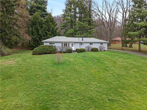 1461 Lynnwood Dr Hermitage PA 16148