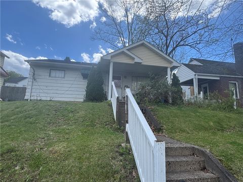 Photo of 119 5th St, California, PA 15419 (MLS # 1751013)