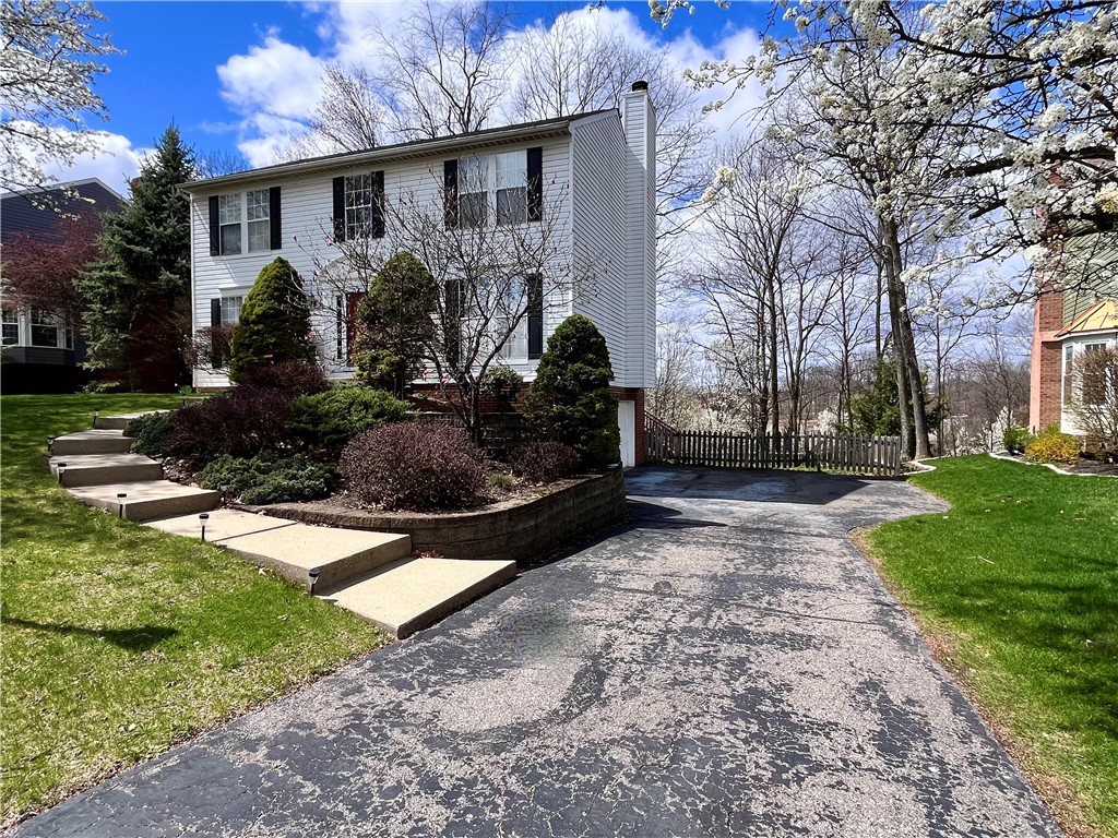 Moon/Crescent Twp, Pennsylvania 15108, United States, 3 Bedrooms Bedrooms, ,3 BathroomsBathrooms,Residential,Contingent,108643
