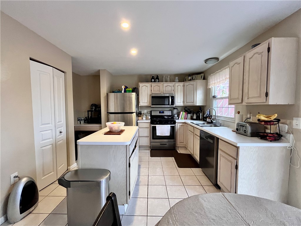 Moon/Crescent Twp, Pennsylvania 15108, United States, 3 Bedrooms Bedrooms, ,3 BathroomsBathrooms,Residential,Contingent,108643