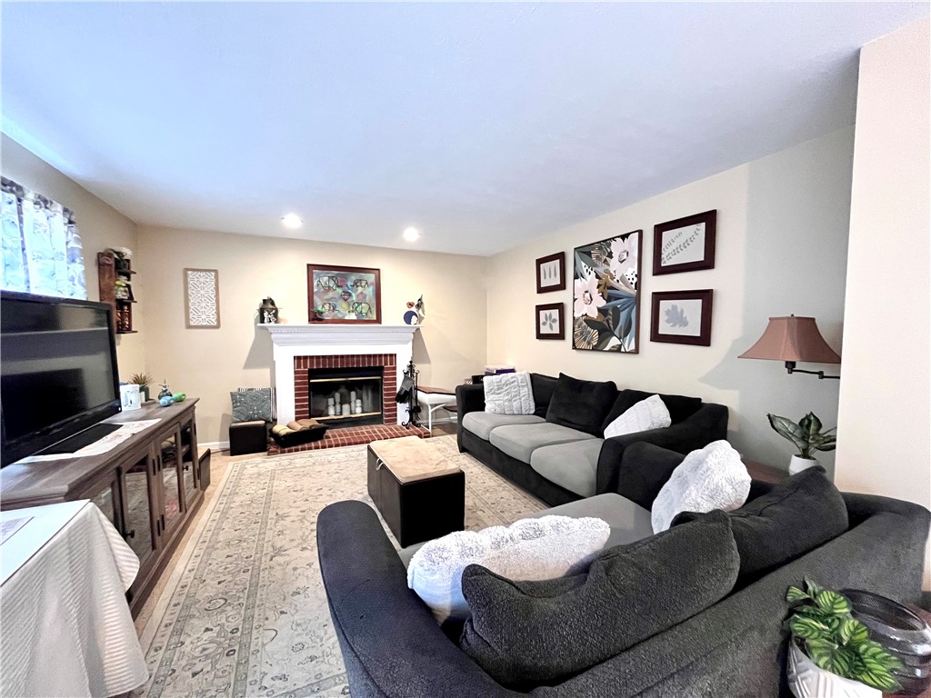 Moon/Crescent Twp, Pennsylvania 15108, United States, 3 Bedrooms Bedrooms, ,3 BathroomsBathrooms,Residential,Contingent,108643