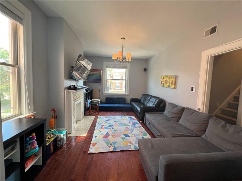 Shadyside, Pennsylvania 15206, United States, 3 Bedrooms Bedrooms, ,2 BathroomsBathrooms,Residential,Active,105647