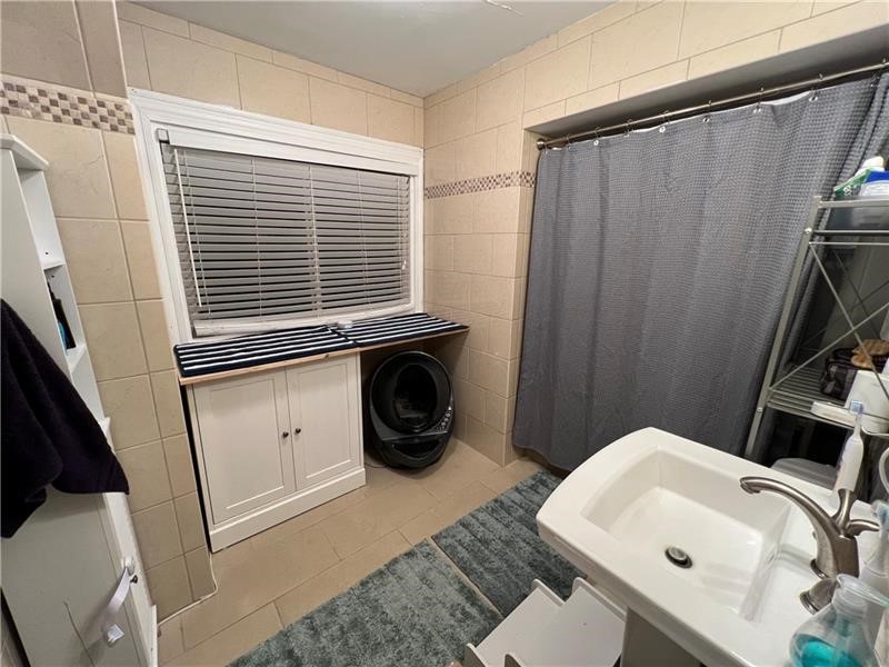 Shadyside, Pennsylvania 15206, United States, 3 Bedrooms Bedrooms, ,2 BathroomsBathrooms,Residential,Active,105647