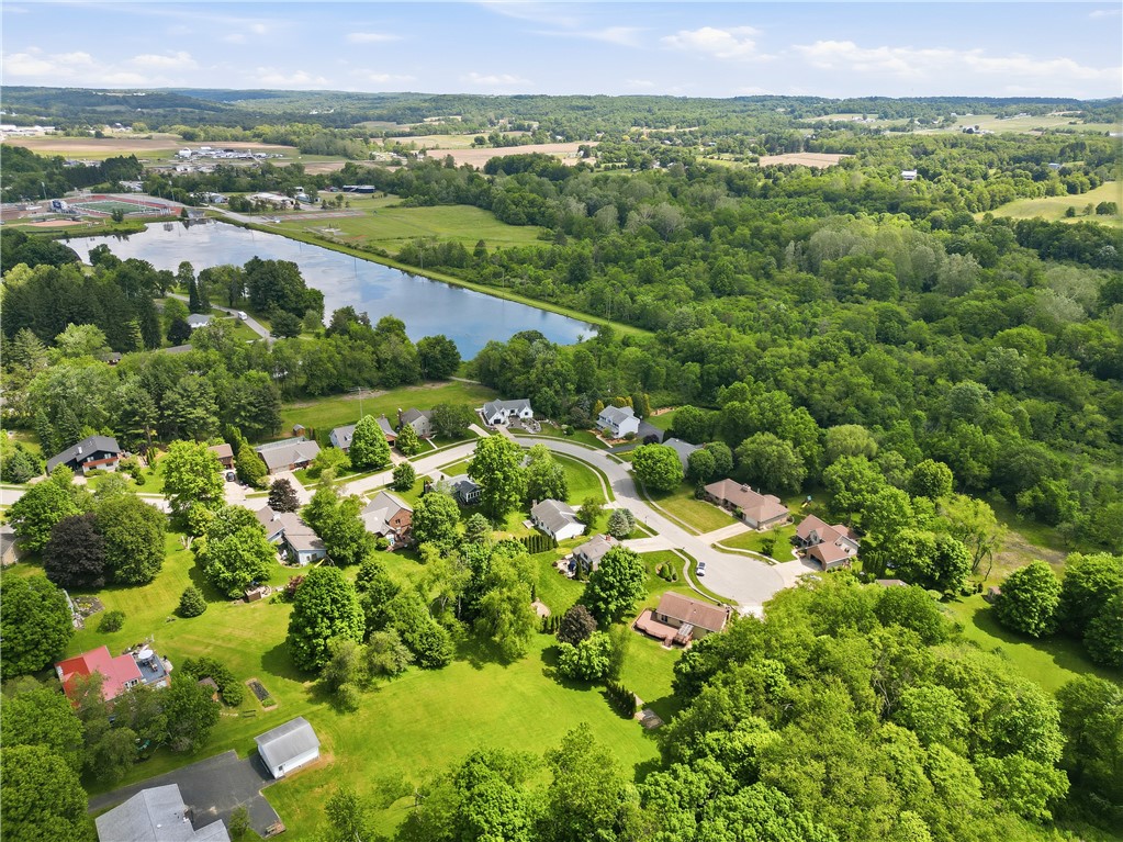 218 Village Ln