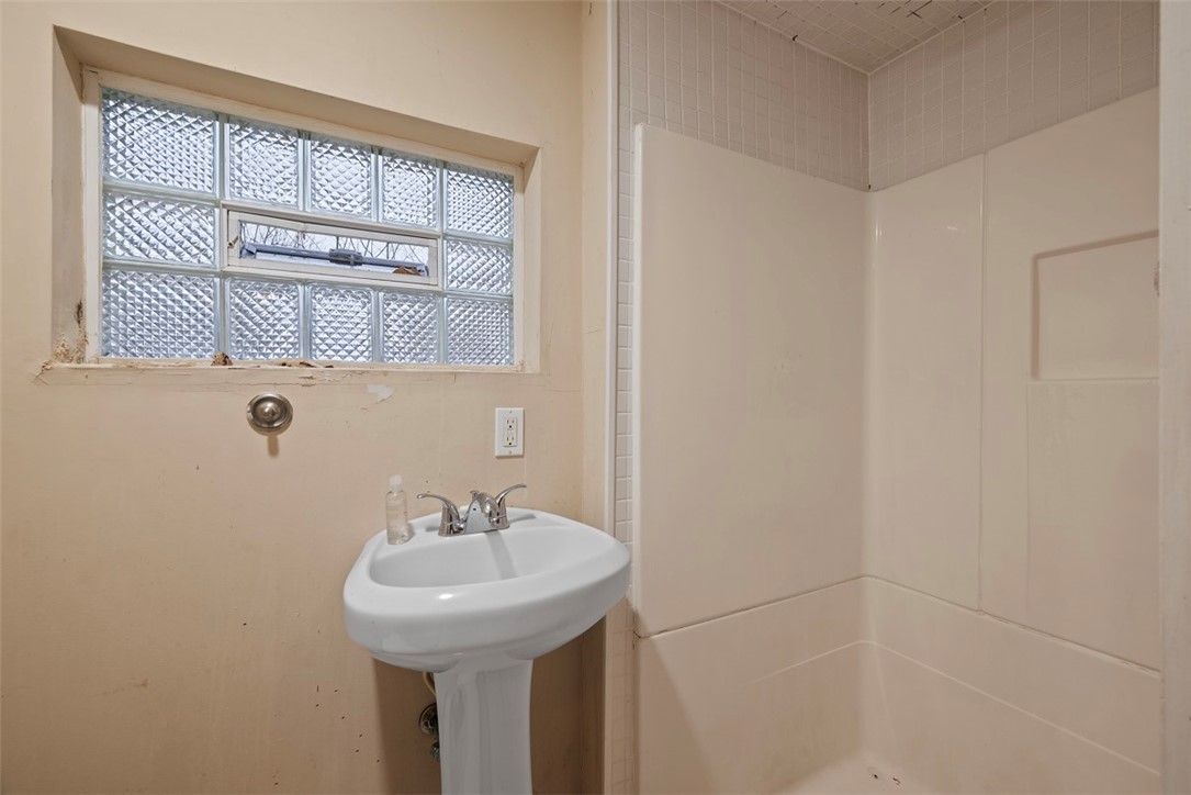 7811 Mount Carmel Rd Rd, Verona, Pennsylvania image 14