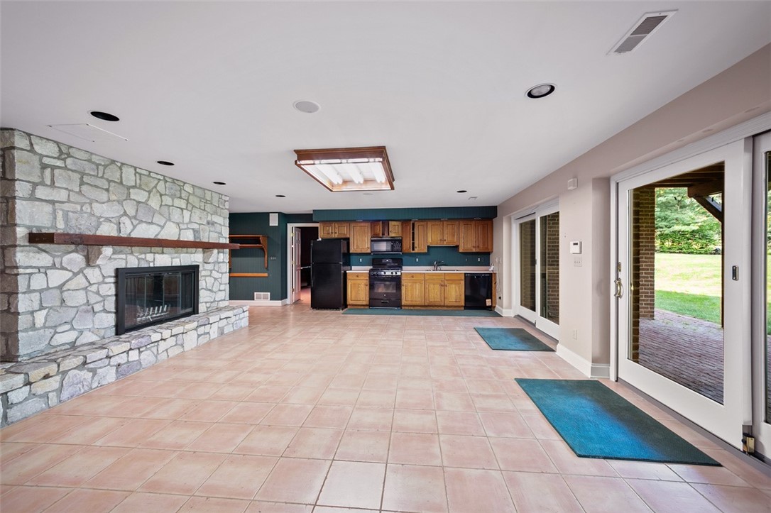 Murrysville, Pennsylvania 15668, United States, 6 Bedrooms Bedrooms, ,6 BathroomsBathrooms,Residential,Active,152909