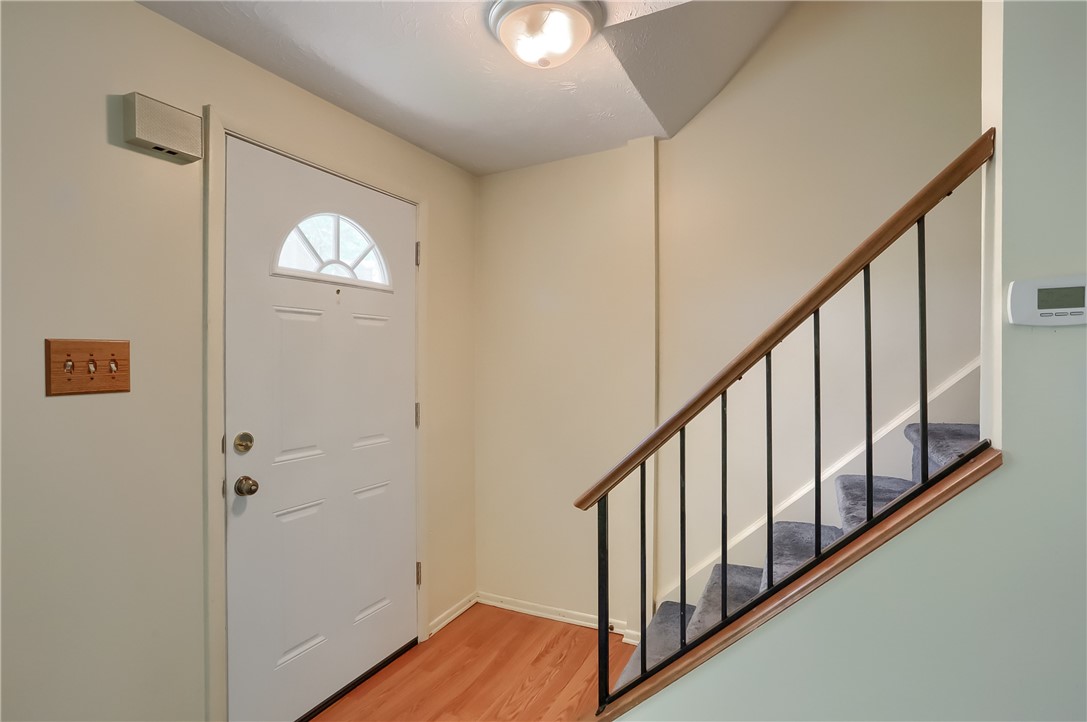 Photo 2 of 27 of 304 Hickory Cir townhome