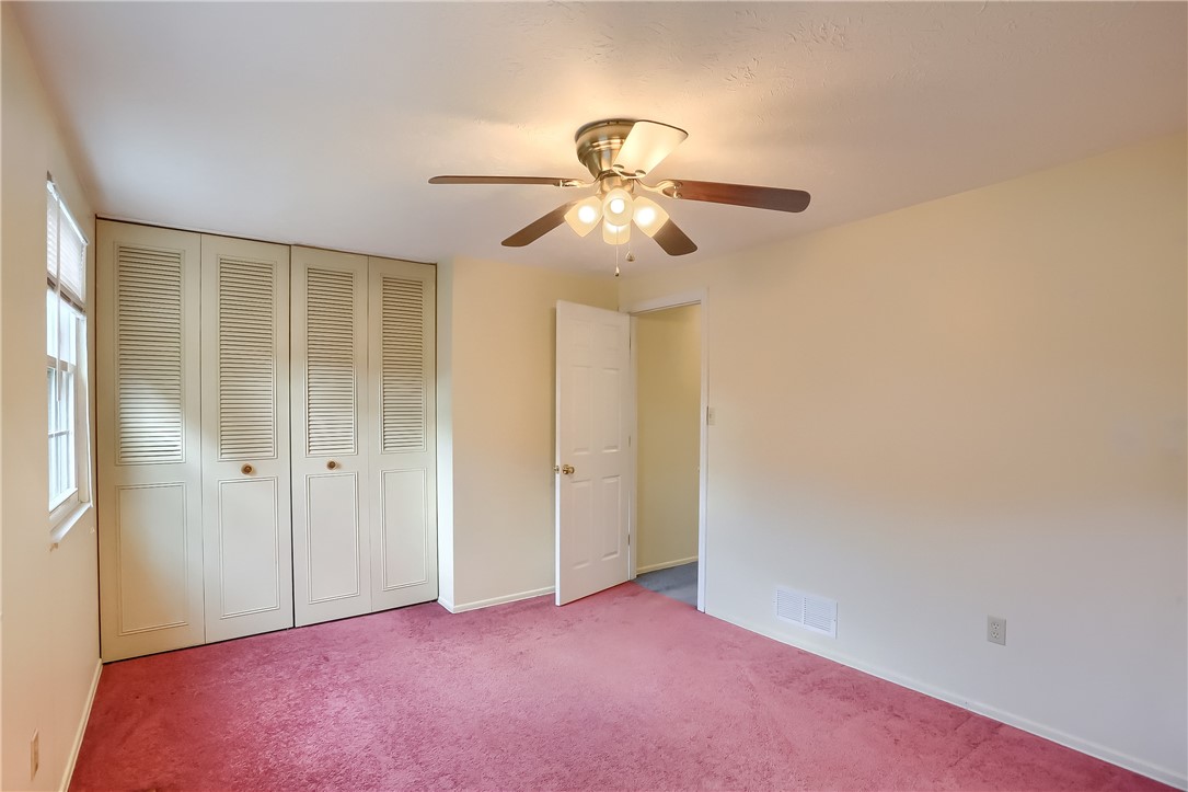Photo 15 of 27 of 304 Hickory Cir townhome